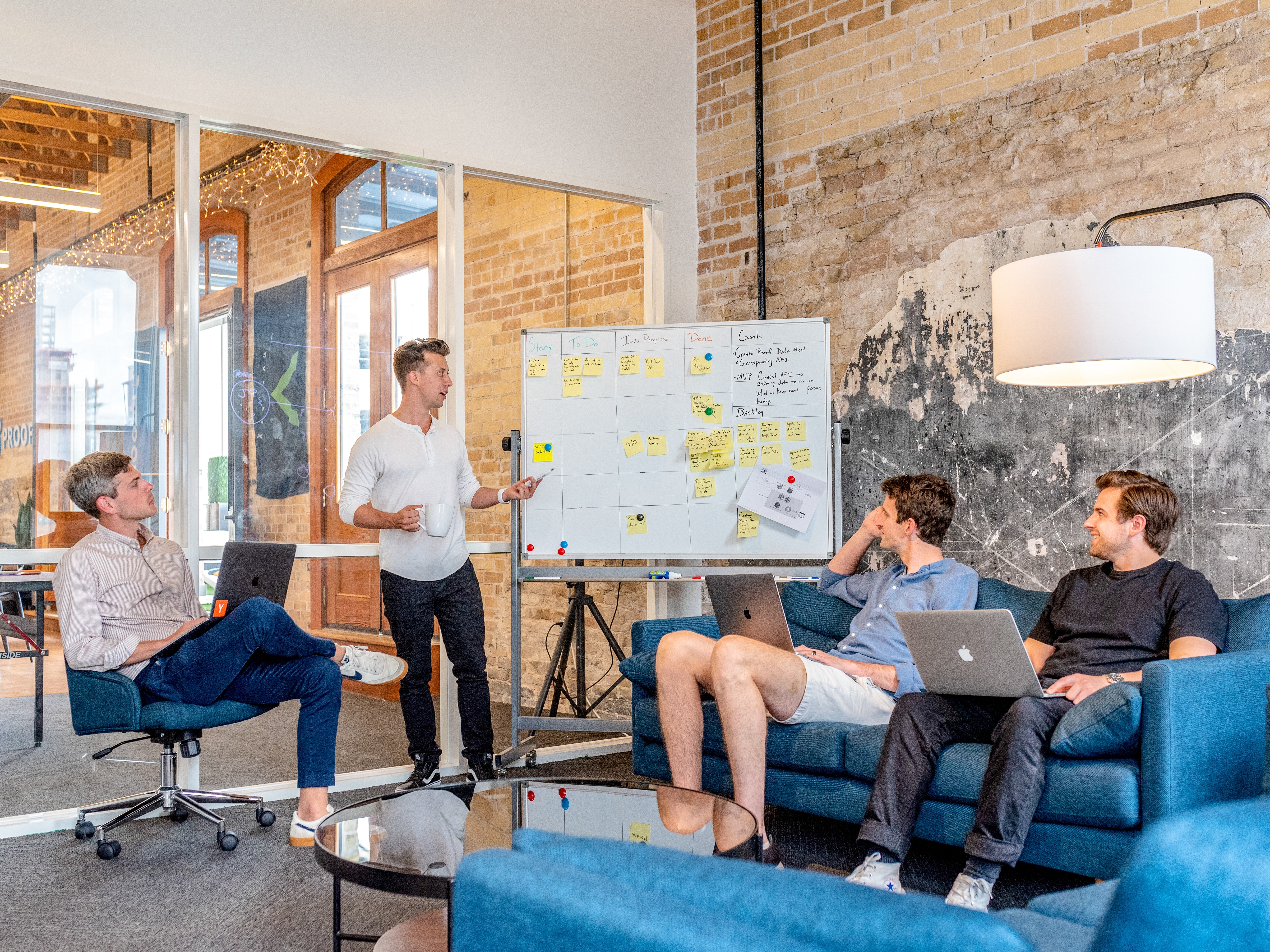 4 Ways to Leverage Facebook Lead Generation for Marketing Agencies